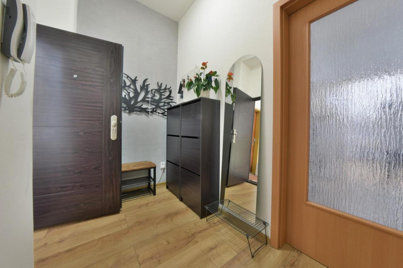 Big 75M2 Next To Opera Building In Direct Centrum, Air-Conditioned, Balcony, 24H Self Checking بانْشكا بيشتريتْسا المظهر الخارجي الصورة